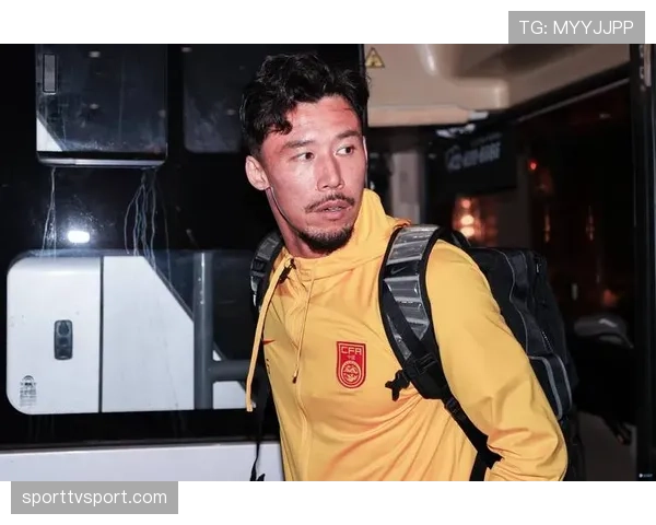 张琳芃这训练完直接泡面配蛋白粉的吃法，真就国足硬汉养生？