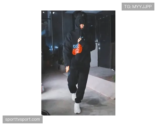 费钰婷穿得像刚下班，结果上场气场全开，我是真服了这反差！